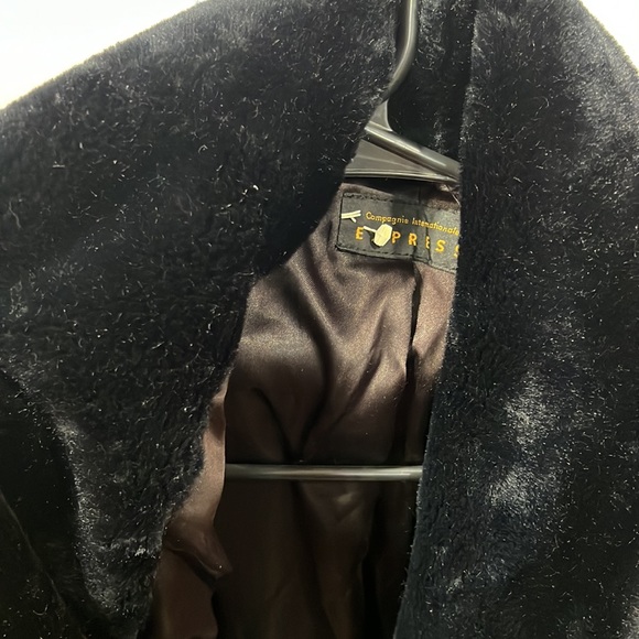 Express fur 44” length 🖤 - Picture 2 of 3